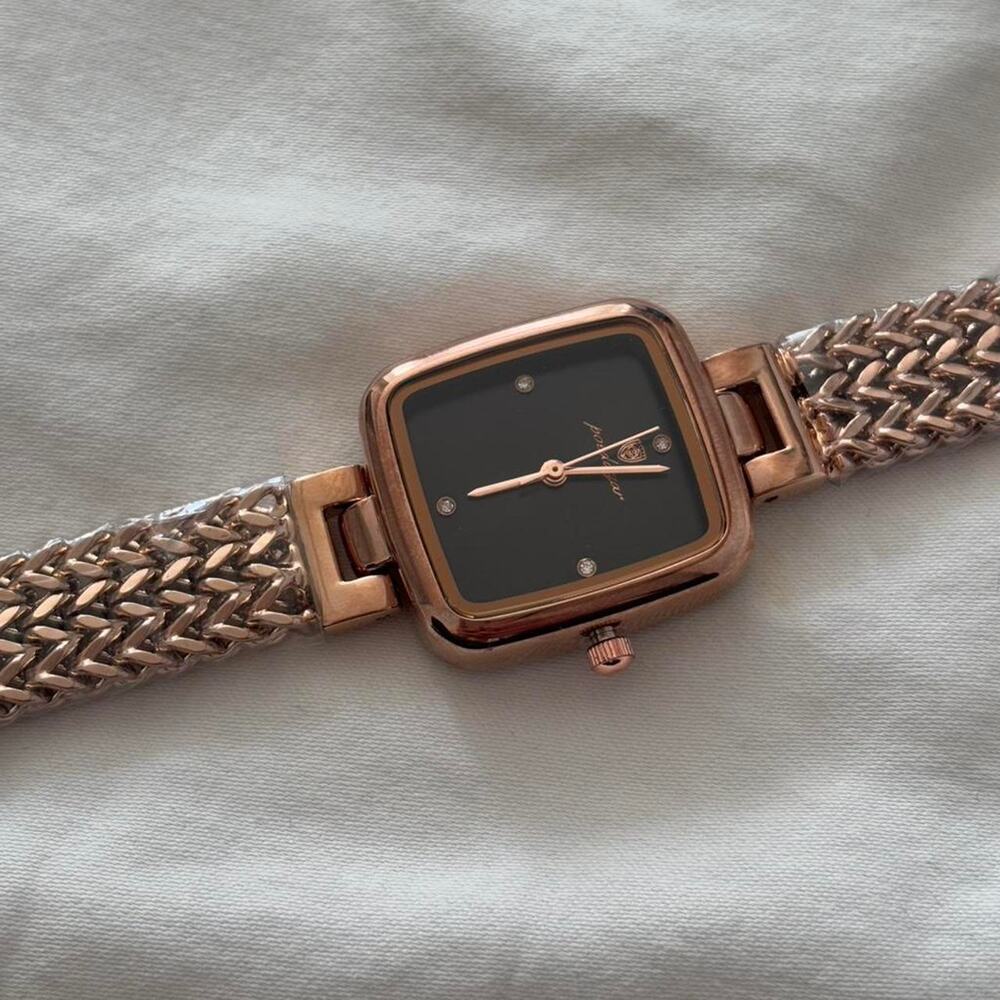 Women’s Rose Gold Square Watch Black Dial Luxury Mesh Band Elegant Waterproof - Picture 3 of 5